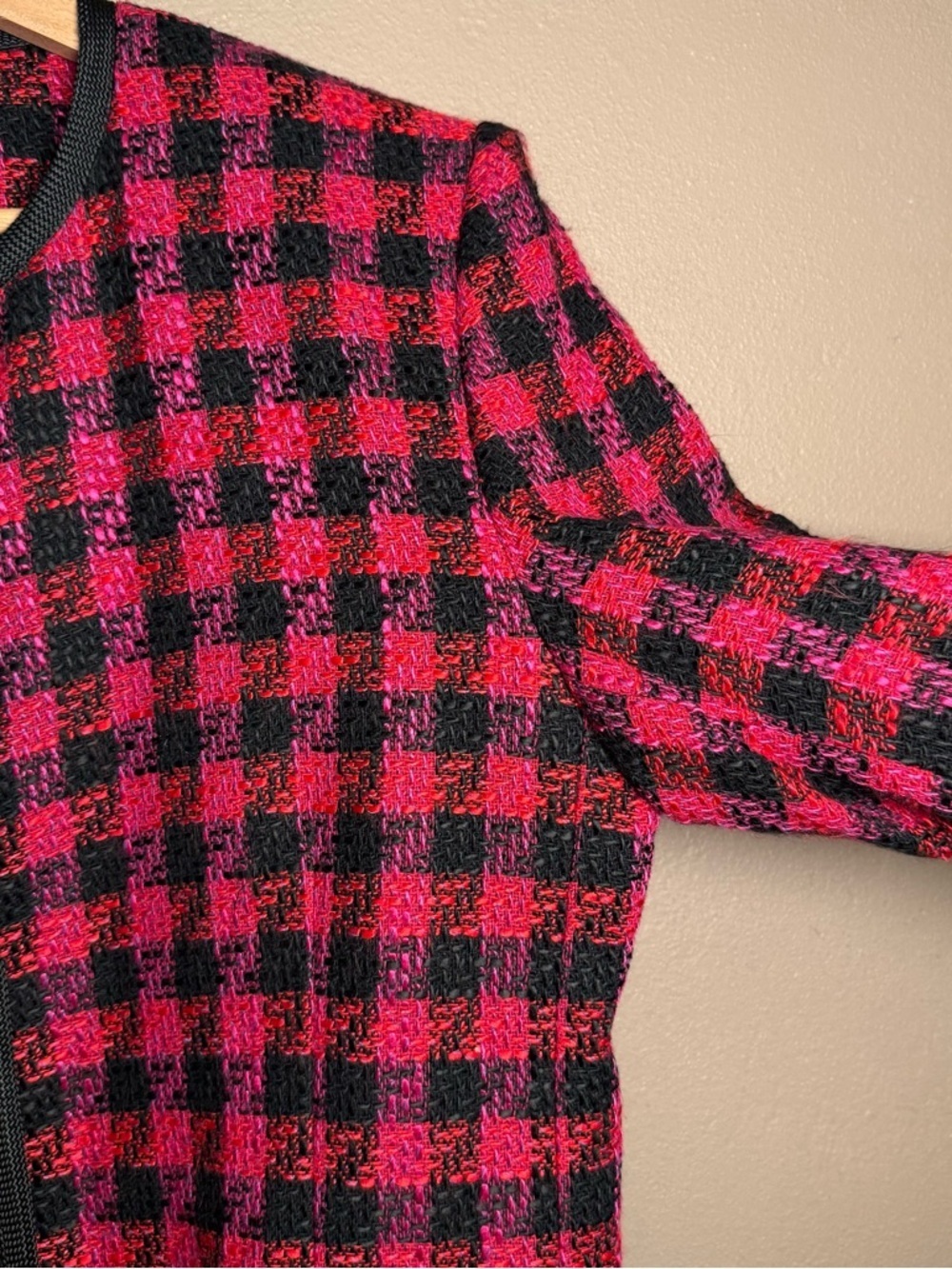 Preswick & Moore Vtg 90s Pink & Black Blazer Jacket, Gold/Black Buttons Size 14 - Picture 7 of 17